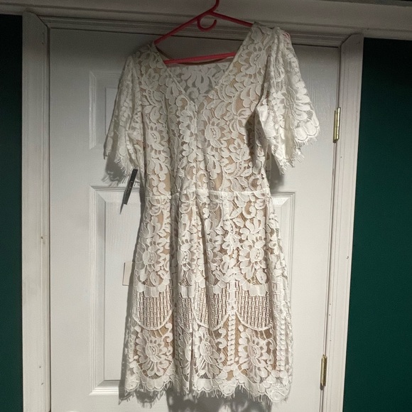 Lulu’s Pearson White Lace short sleeve dress, size L - Picture 3 of 5